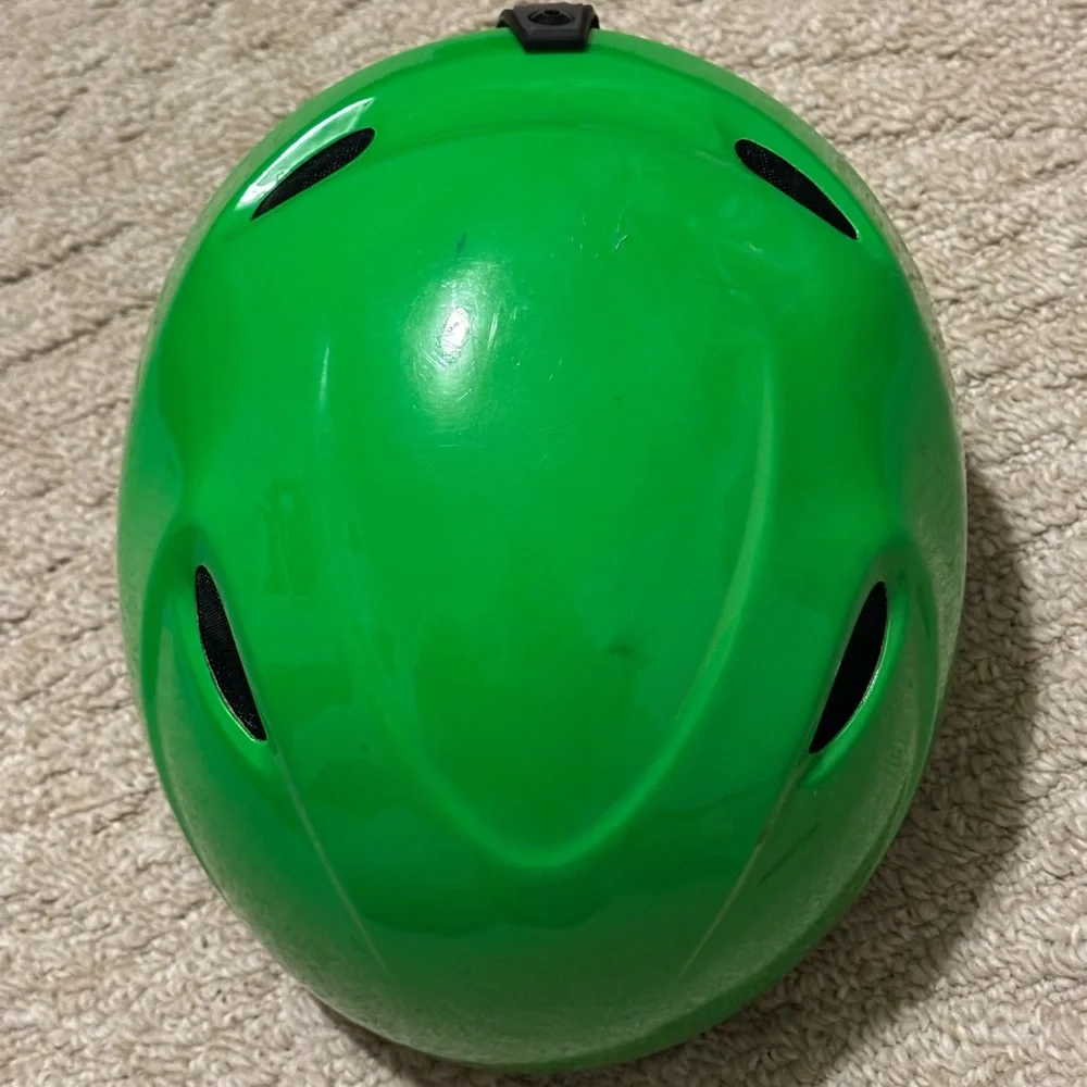 Giro Kids Helmet in Bright Green - Picture 5 of 6